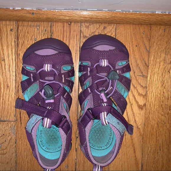 Girls Youth Keens - Picture 2 of 9